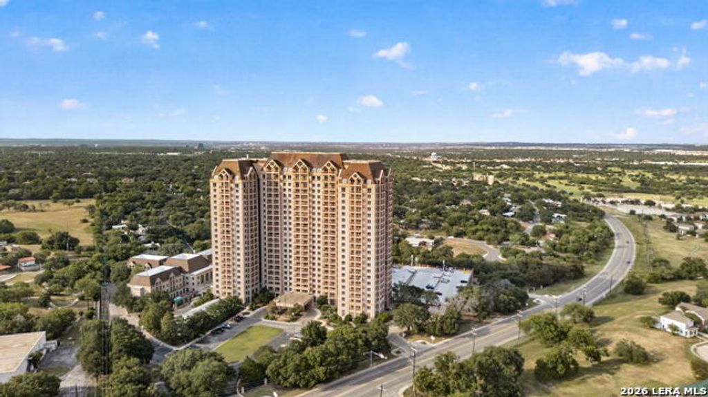 1 Towers Park Ln 1813, San Antonio