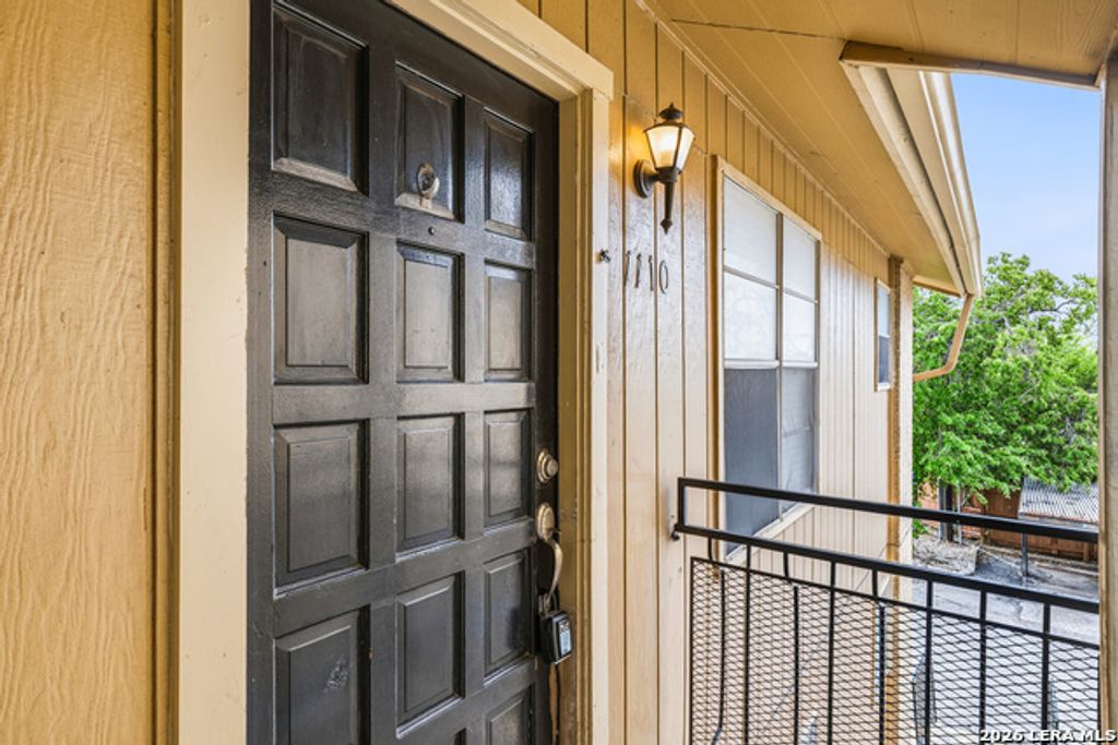 923 Vance Jackson 1110, San Antonio