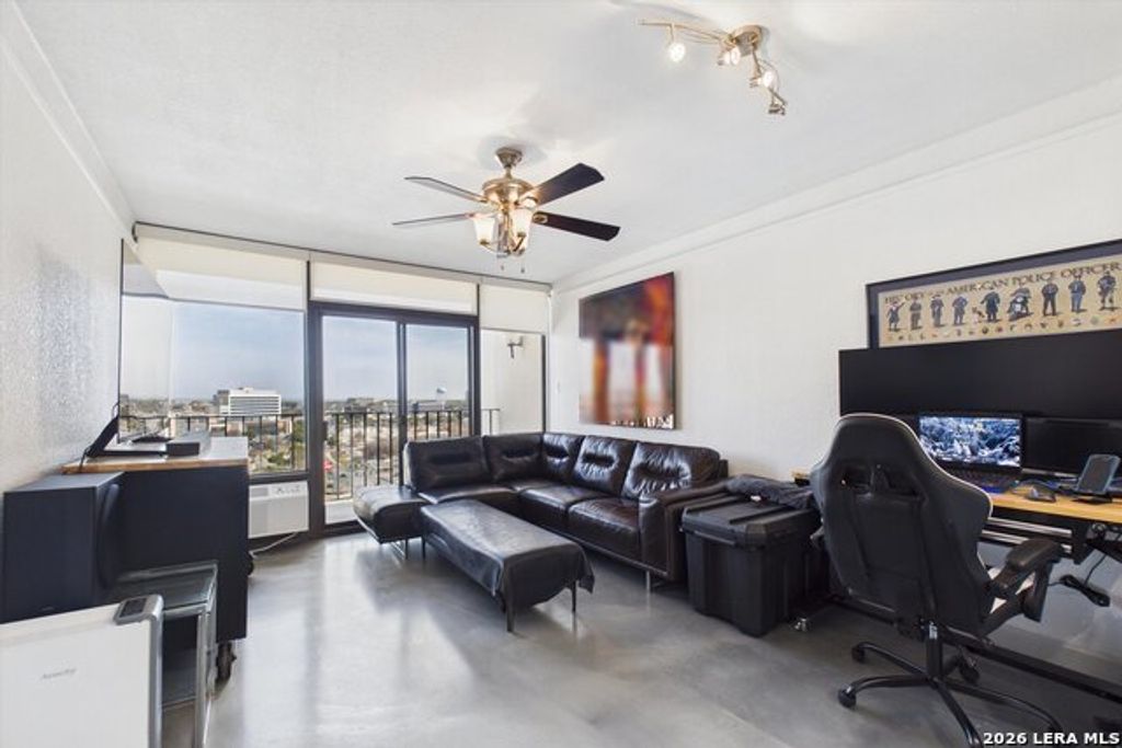 7701 Wurzbach 1803, San Antonio