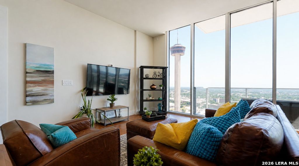 610 E Market St 2803, San Antonio