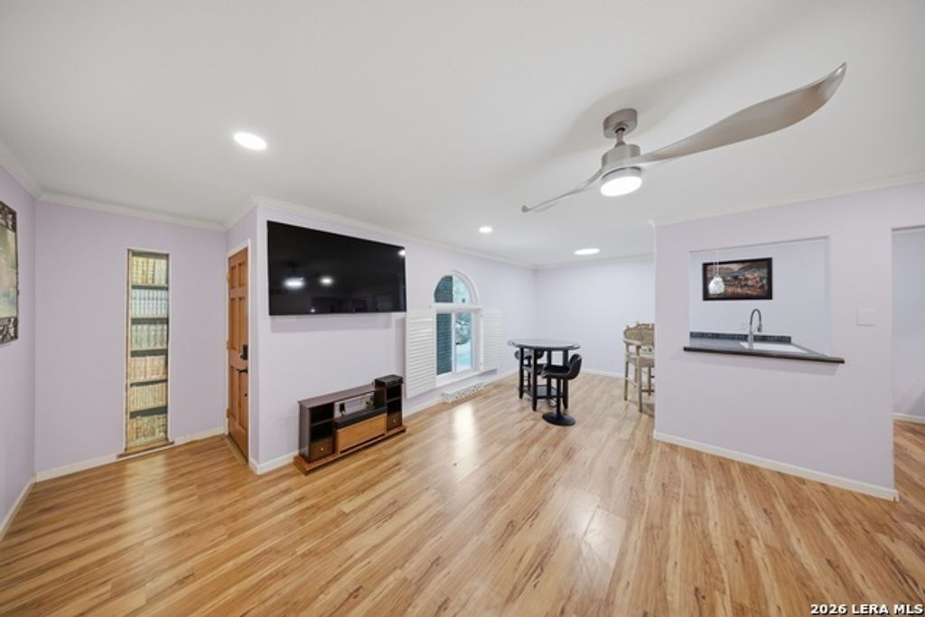 102 Vassar Ln 1, San Antonio