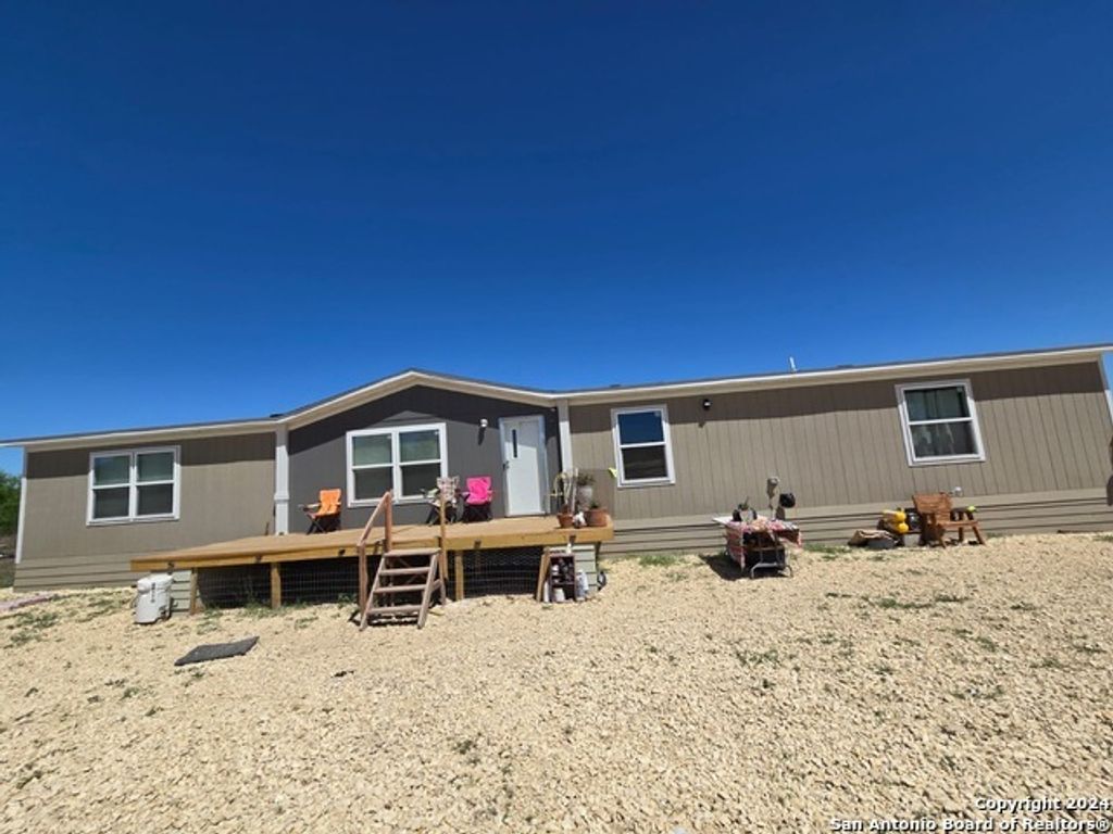 5581 Fm 1986, La Pryor