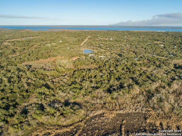 6498 Hwy 35 N, Rockport