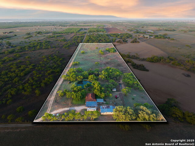 4416 County Road 117, Floresville