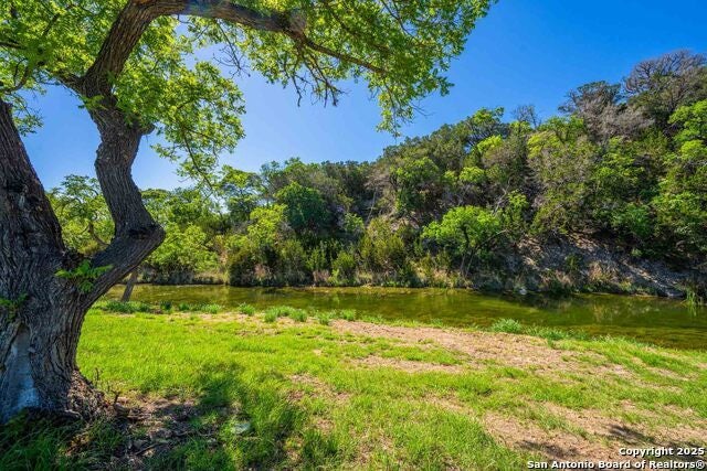 165 Flach Road, Comfort