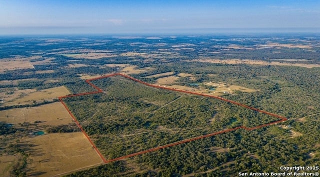 916 County Road 421, Waelder