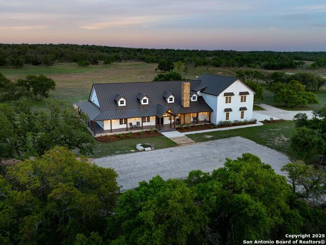 862 Grape Creek Road, Fredericksburg
