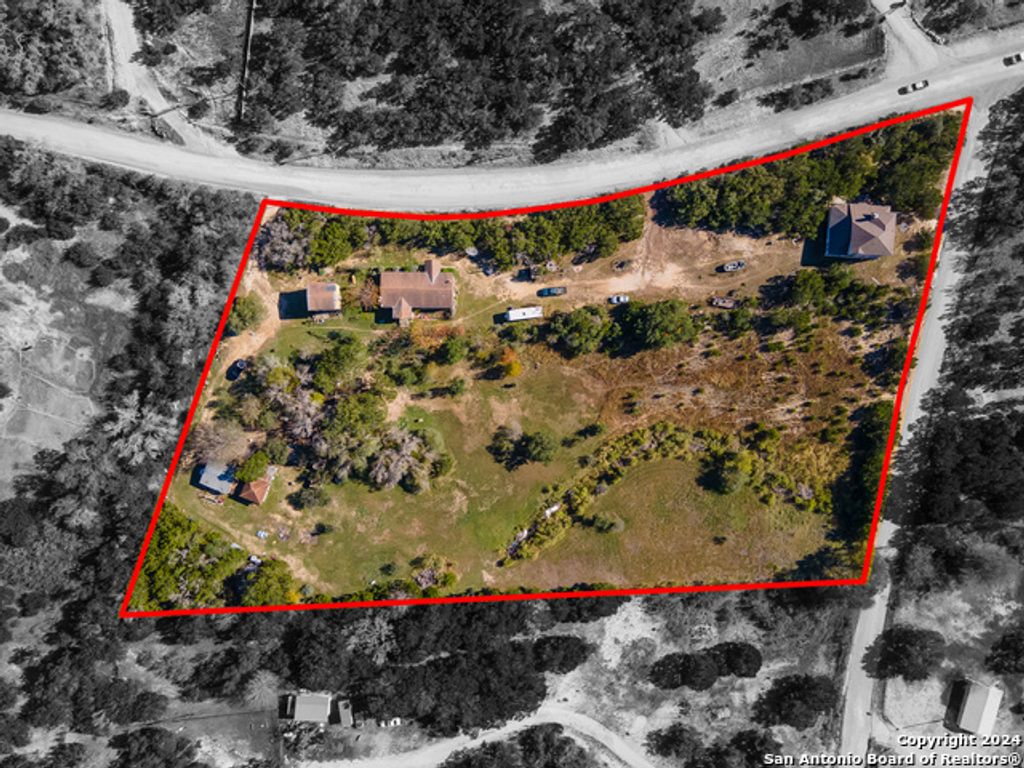 989 Oil Well Road, Pipe Creek