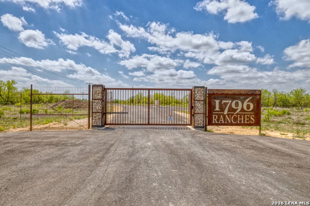 Lot 154 1796 Ranch, Dhanis
