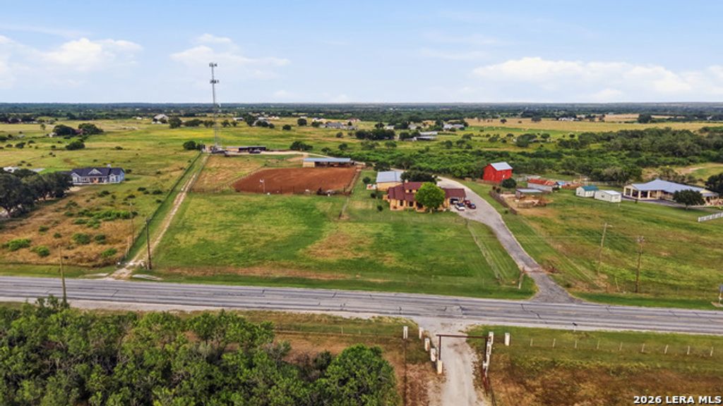 10085 Fm 775, La Vernia