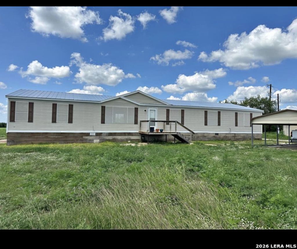 1667 County Road 345, Knippa