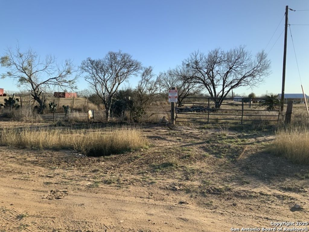 Sv-49 Lot 2 Fm 1333, Poteet