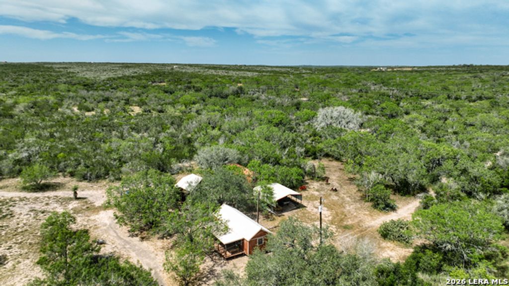 128 Salyer Rd, George West