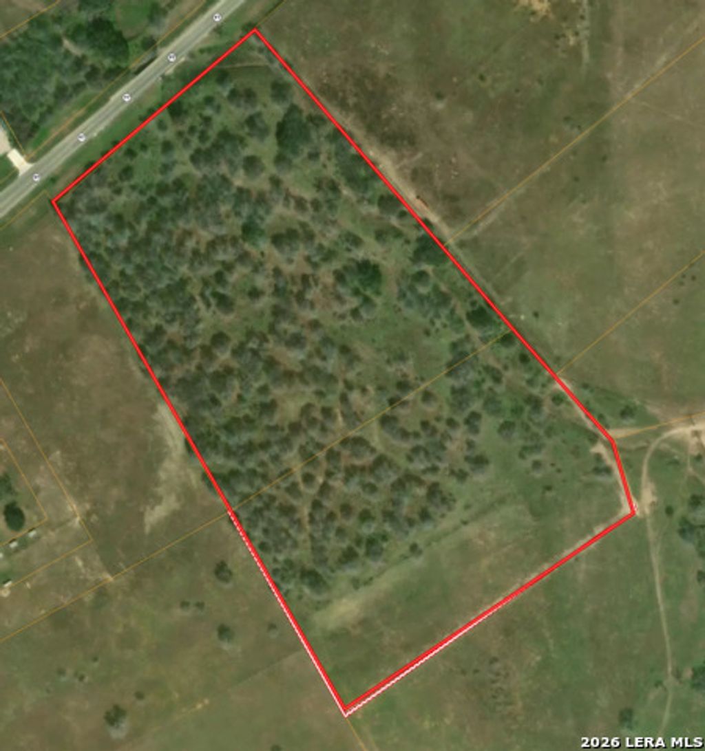 5668 State Highway 97, Floresville