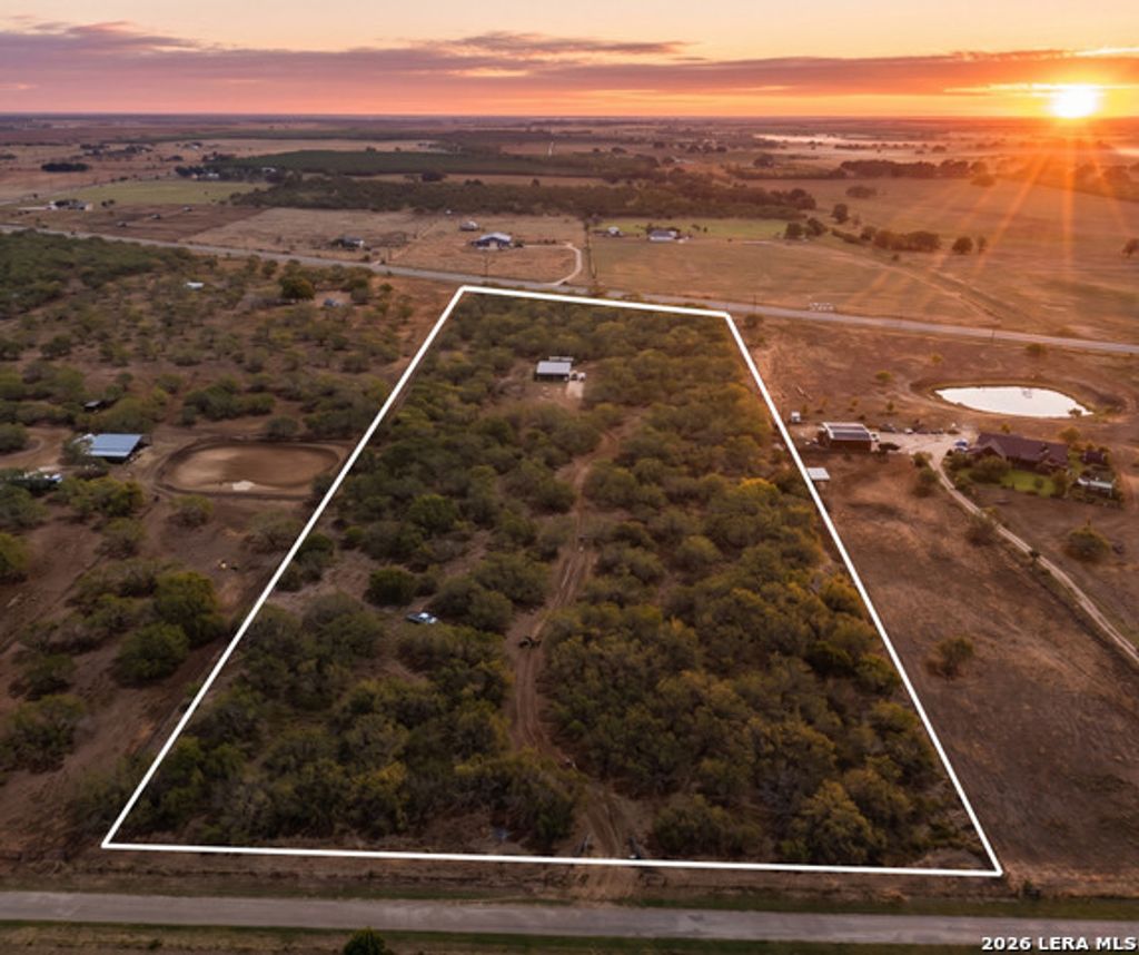 812 County Road 415, Stockdale