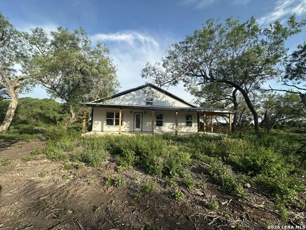 2379 County Road 185, Karnes City