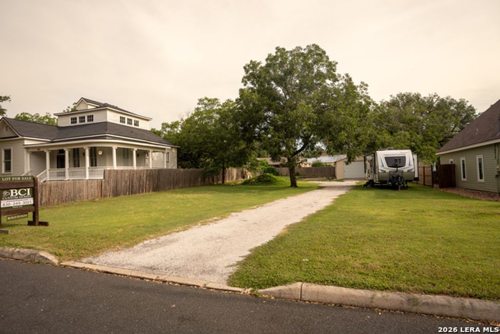 410 E Bandera, Boerne