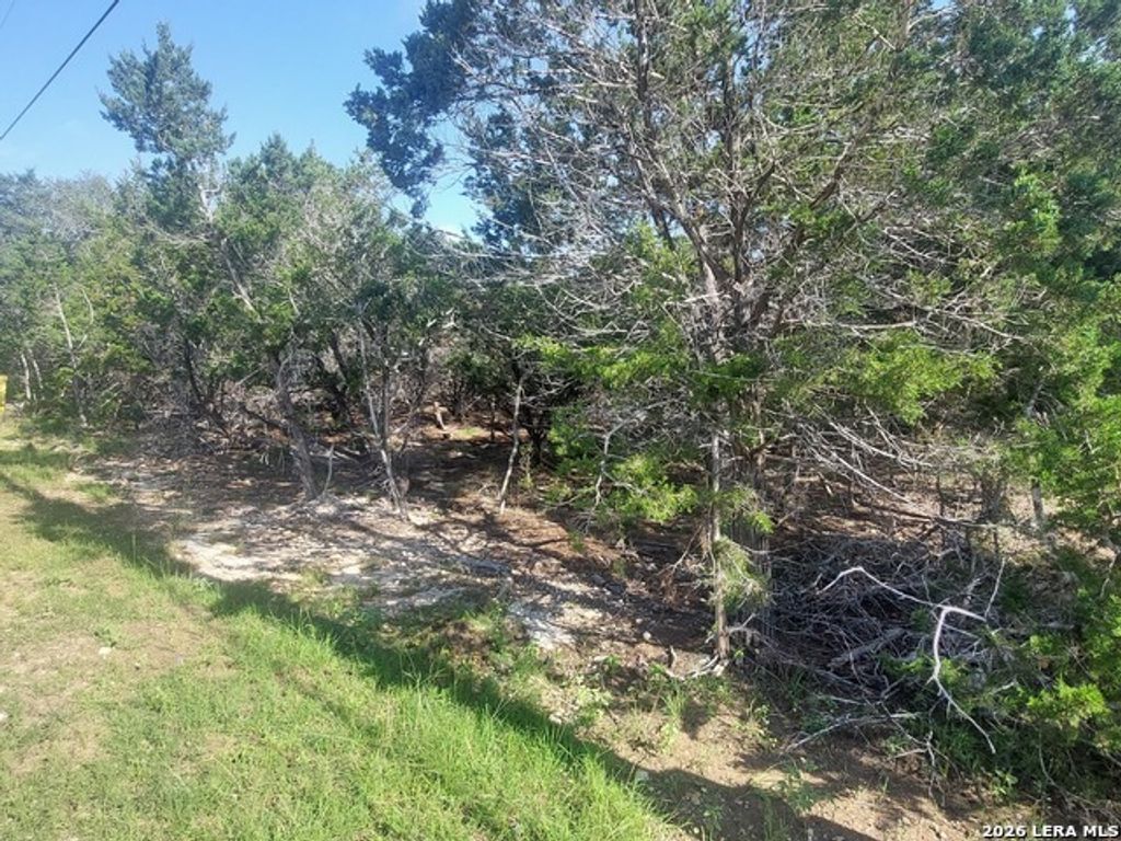 621 Glen Oaks Dr, Canyon Lake
