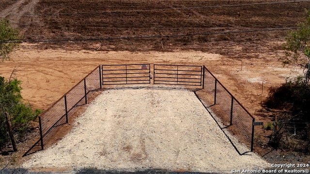 16568 New Berlin Rd, St Hedwig