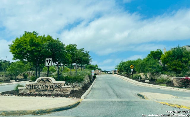 11212 Kendall Cyn, San Antonio