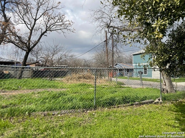 1527 Hays St #2, San Antonio