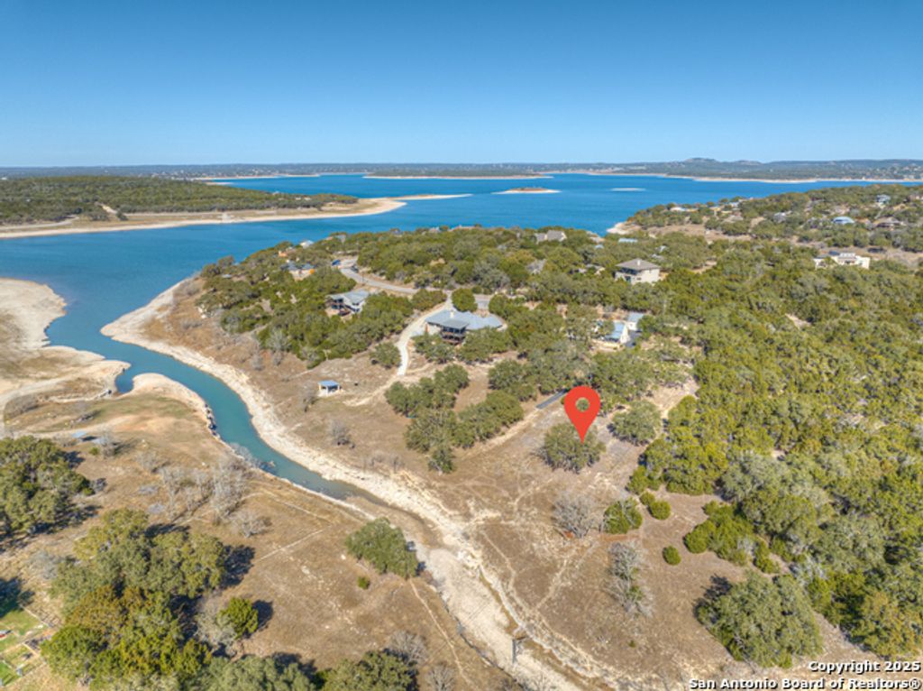 995 Five Oaks, Canyon Lake