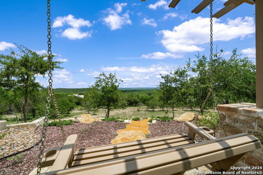 260 County Road 367, Hondo