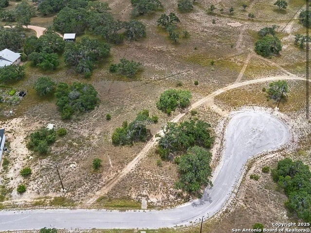 135 Eli Chandler, Blanco