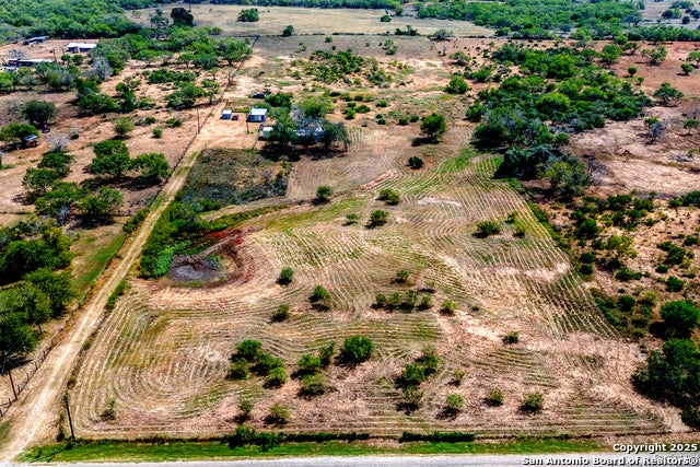 1491 County Road 124, Floresville