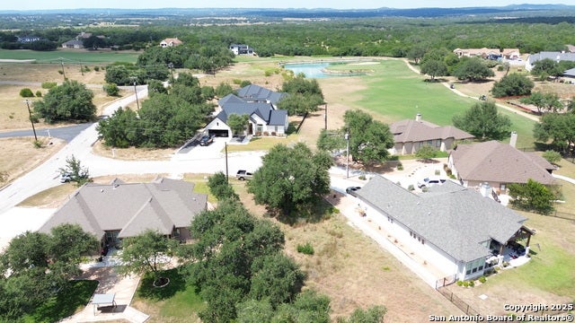 102 Clay Davis, Blanco