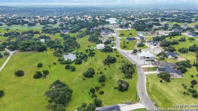 129 W Pat Dolan, Blanco