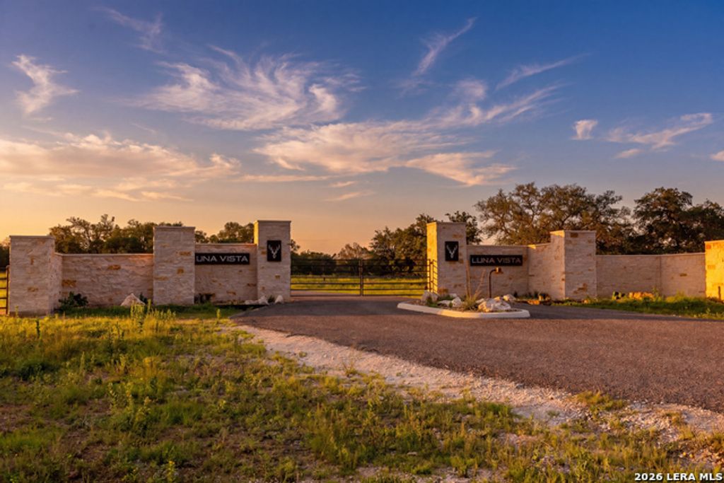 256 Dark Sky Path, Kerrville