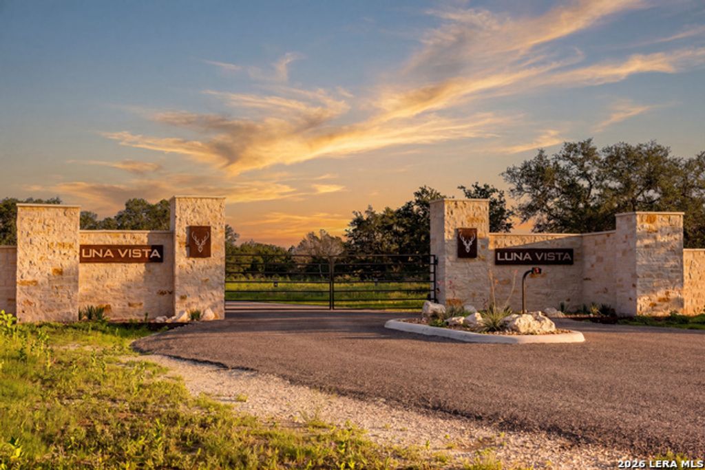 398 Dark Sky Path, Kerrville