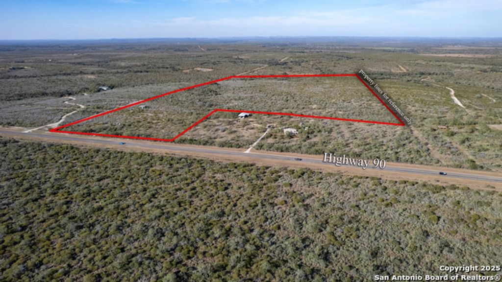 8686 Us Highway 90, Uvalde