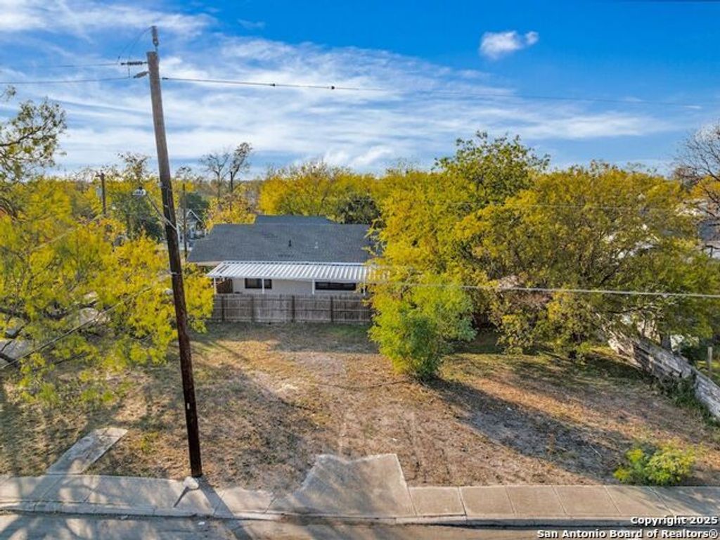 815 S Pine St, San Antonio