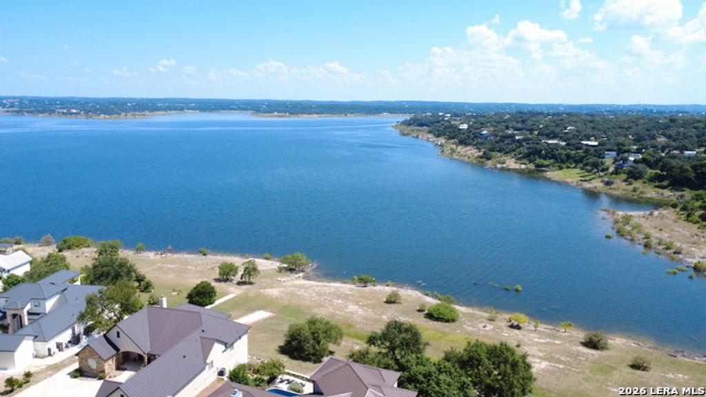 523 Oak Shores Dr, Canyon Lake