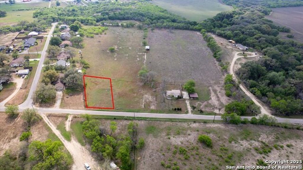 515 Dry Hollow, La Vernia