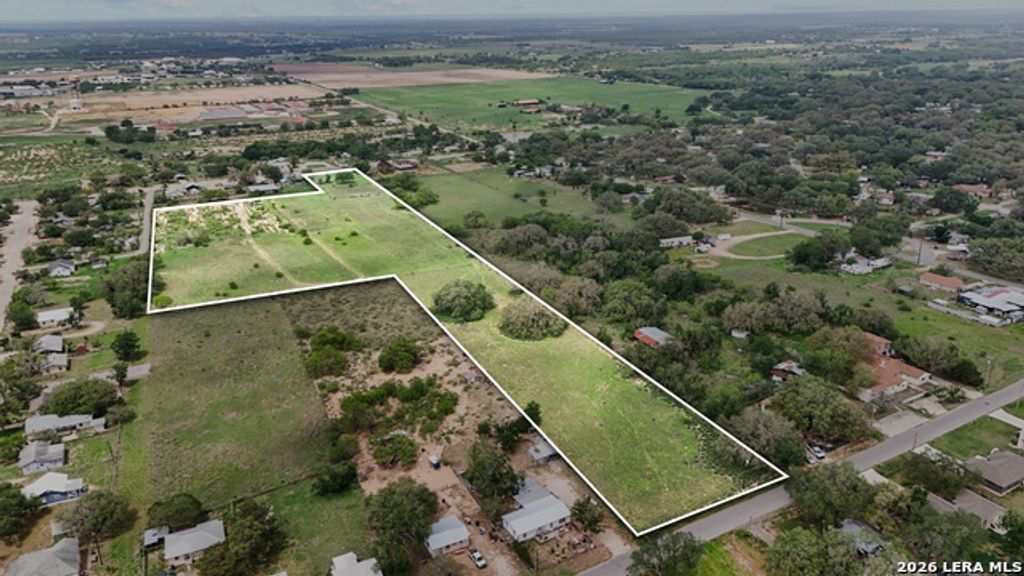 00 N Windy Knoll, Devine