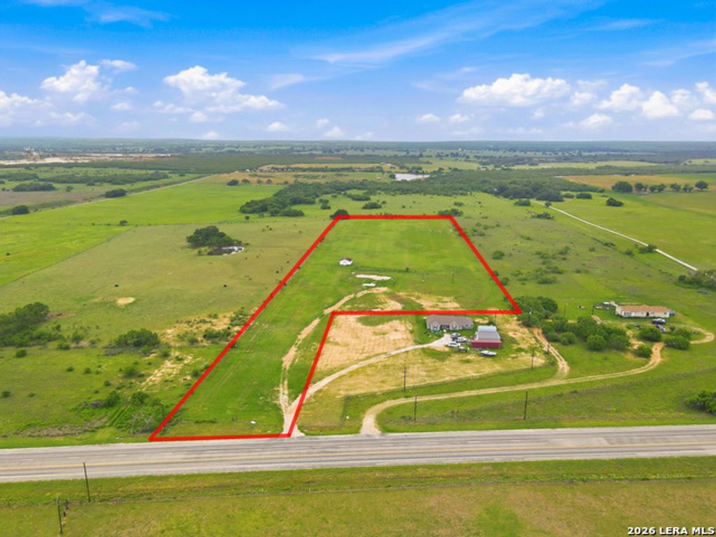 4488 State Highway 97 W, Floresville