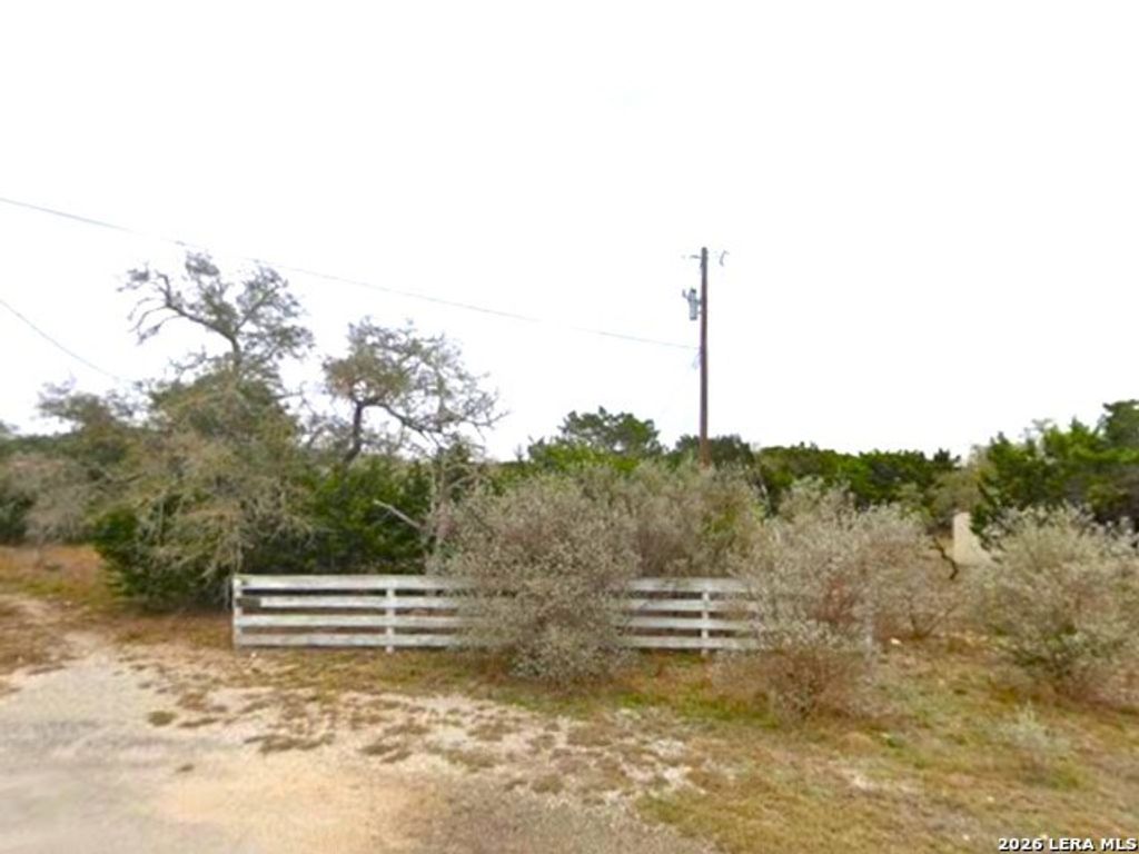 109 Oak Forest Lane, Pipe Creek
