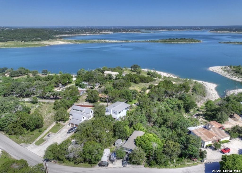 562 Cindy Dr., Canyon Lake