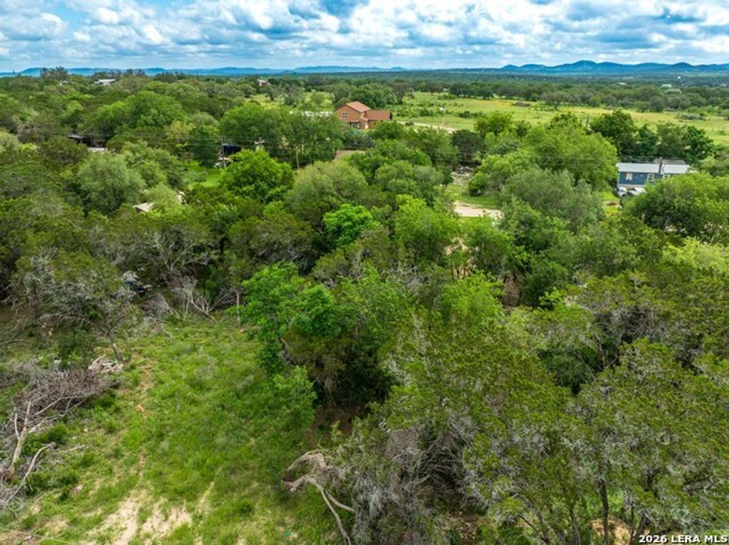 702 Northeast, Bandera