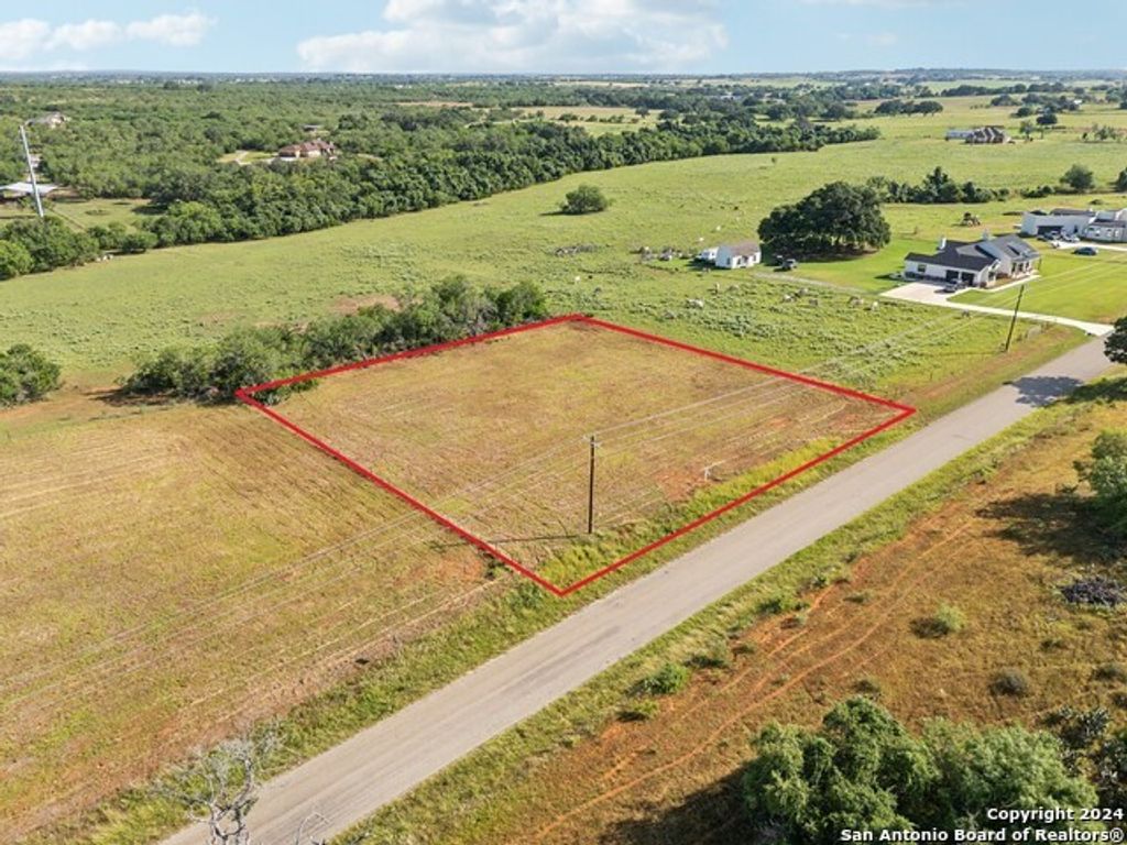 593 County Road 405, Floresville
