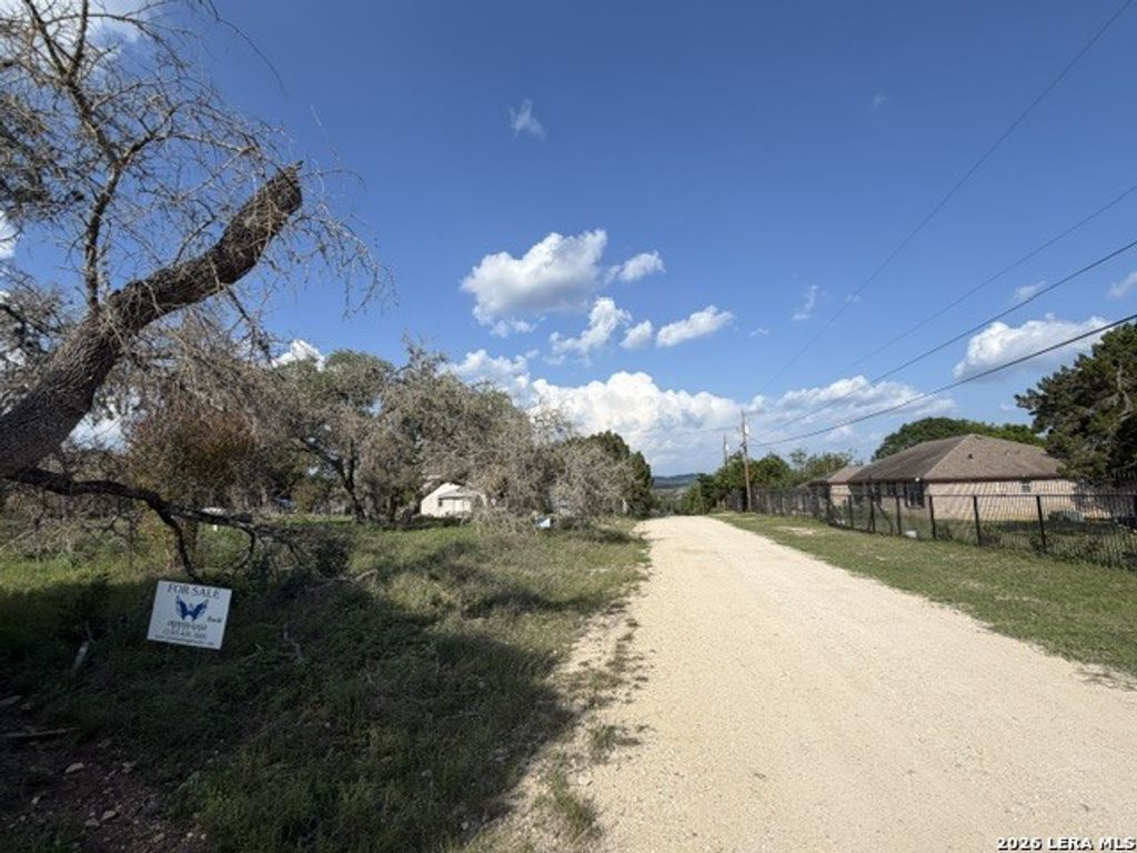 450 Park Drive, Bandera