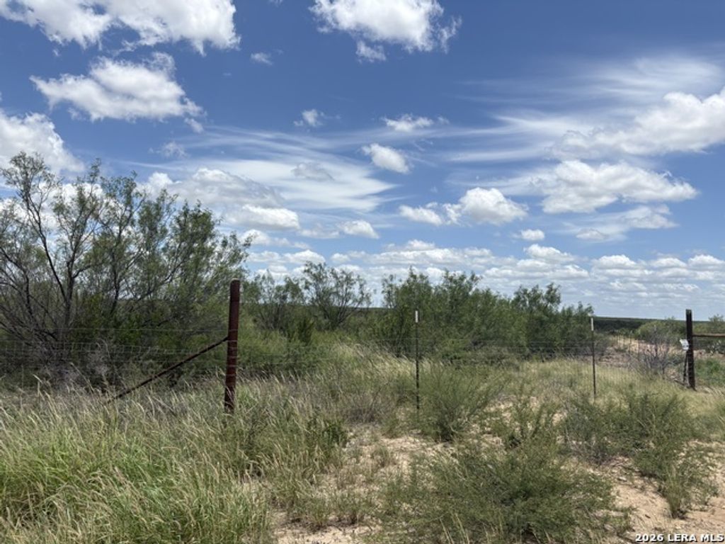 501 Moonlight Trail, Eagle Pass