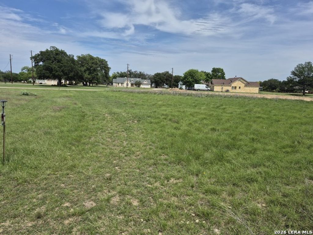 Lot 4 Antler Cir, Bandera