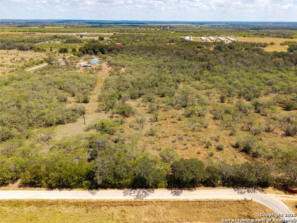211 Halm Rd, Seguin