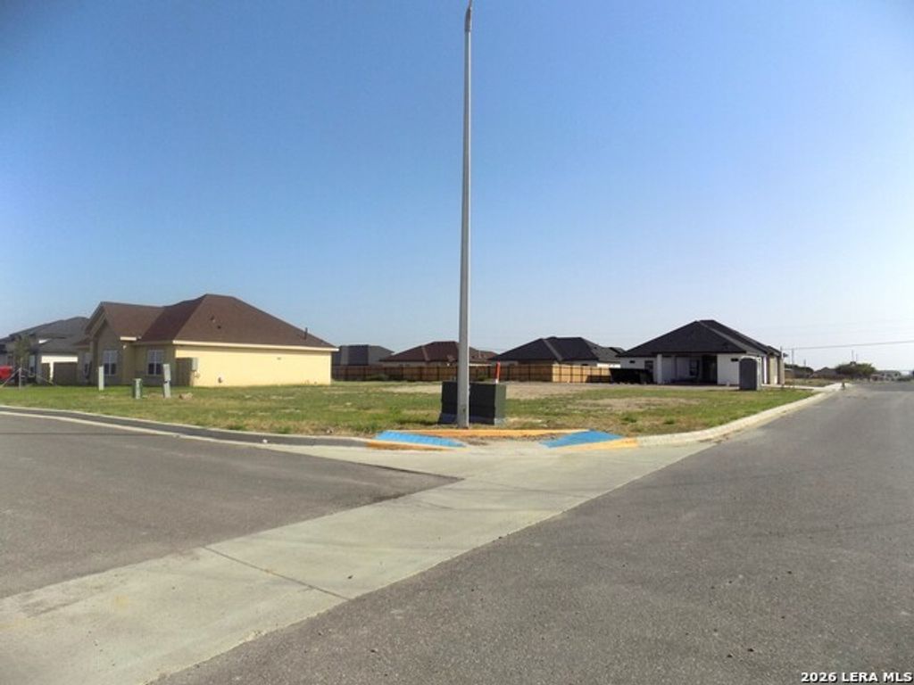 3298 Ethel Dr, Eagle Pass