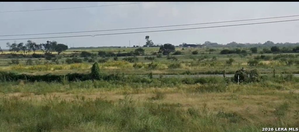 735 W Fm 476, Poteet