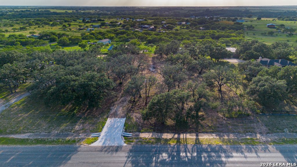 13117 N Hwy 16, Poteet